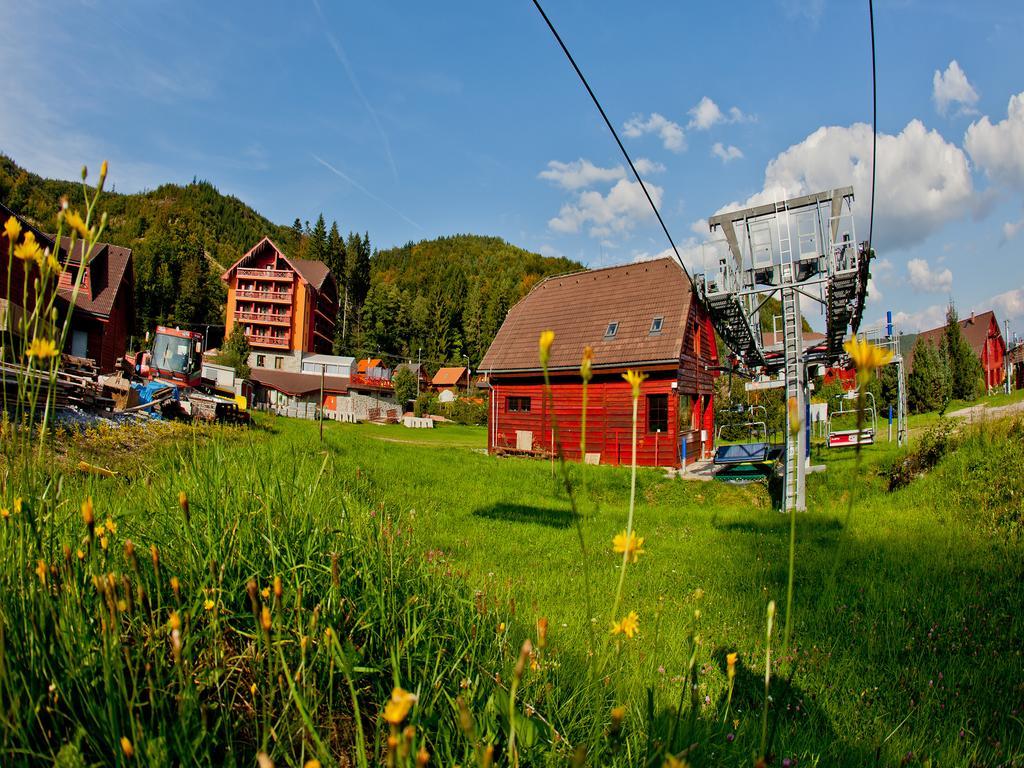Hotel Impozant Valča Esterno foto