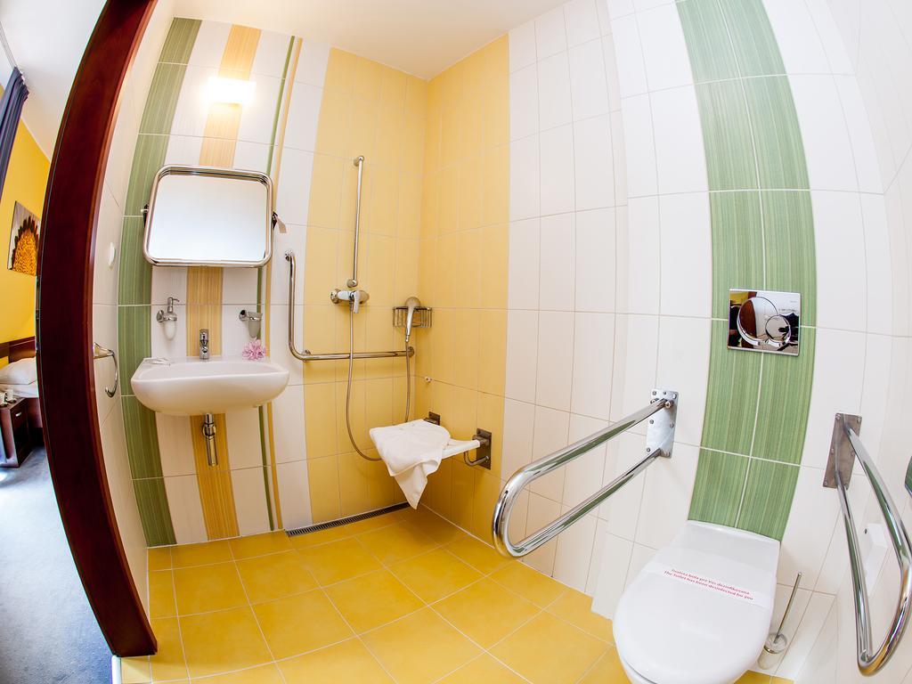 Hotel Impozant Valča Esterno foto